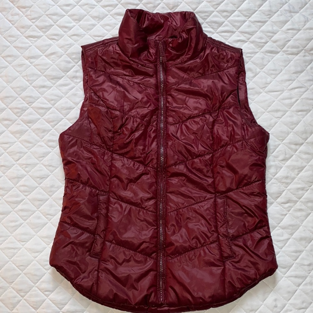 Aeropostale maroon puffer vest
